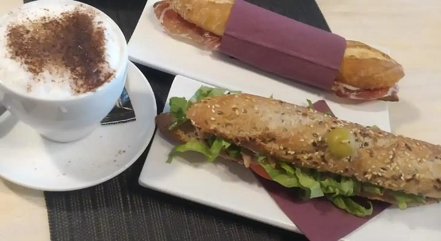 AinB Eixample-Miro Apartments Restaurant