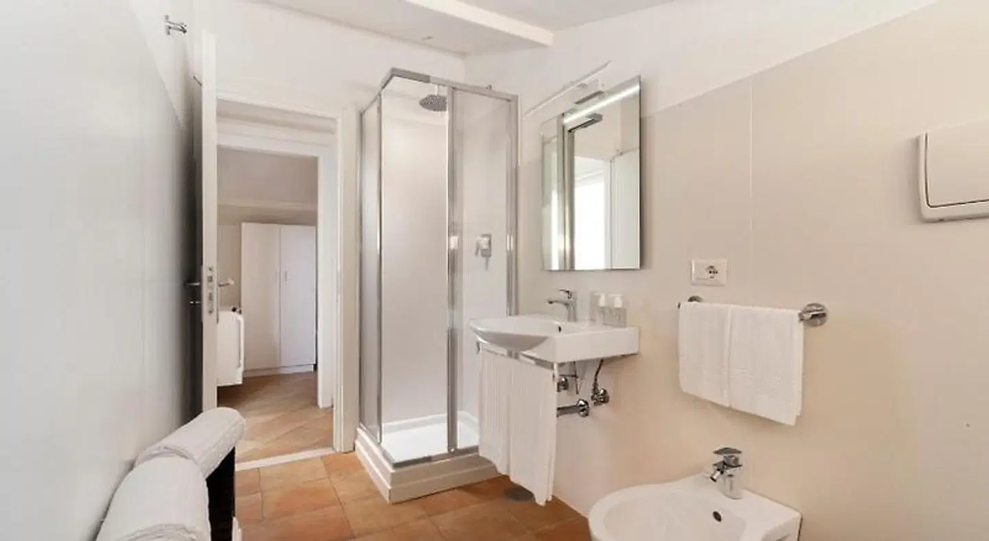 Tasso Suites Badezimmer