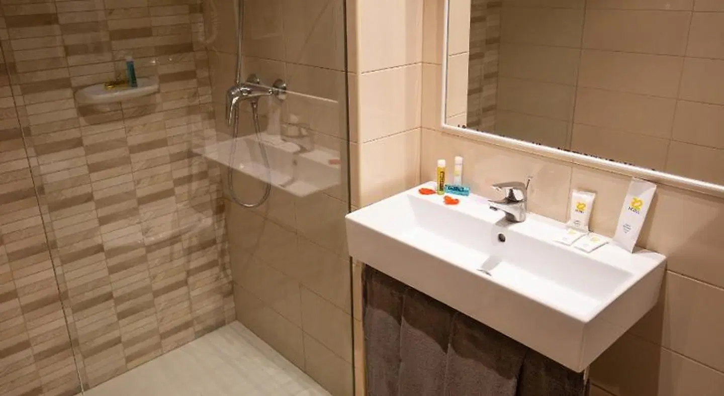 R2 Cala Millor Beach Badezimmer