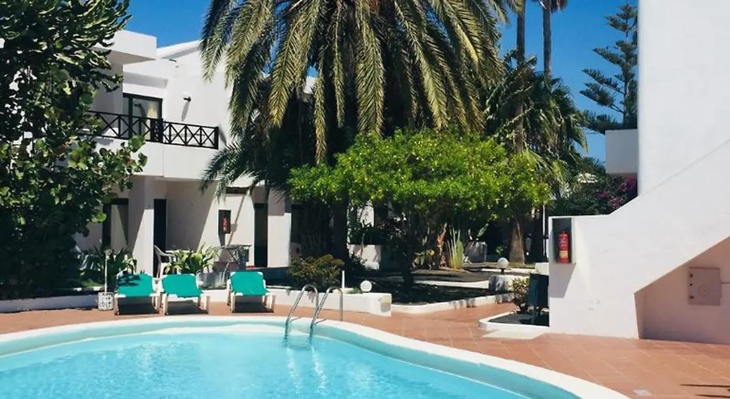 Apartamentos Maribel OUTDOOR_POOL
