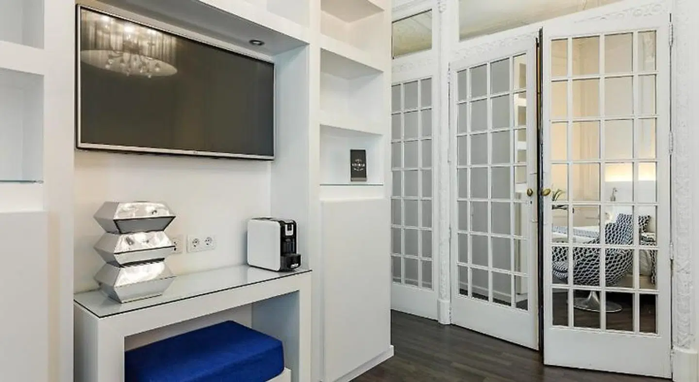 Room Mate Carla ROOM_EXAMPLE