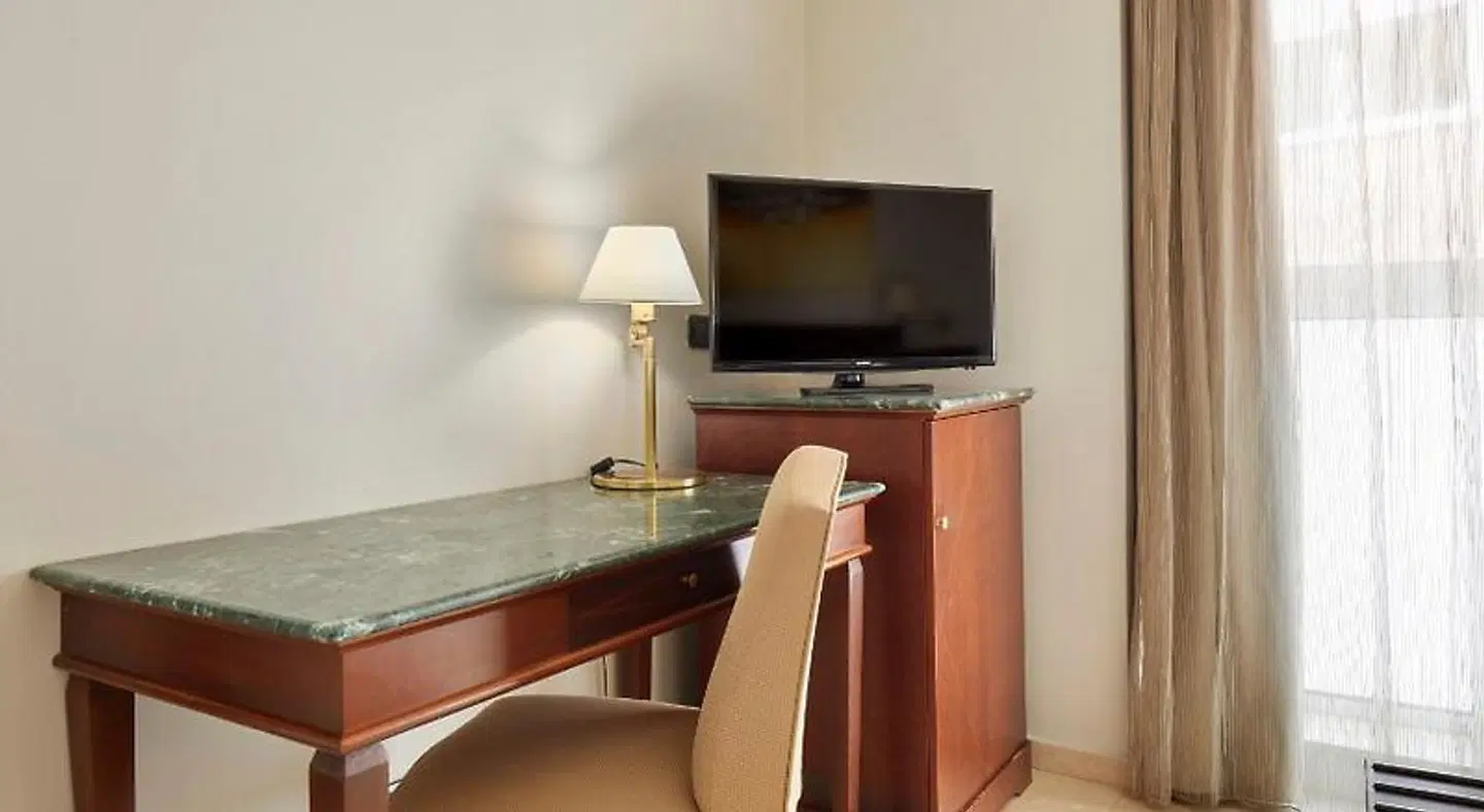 Exe Mitre ROOM_EXAMPLE