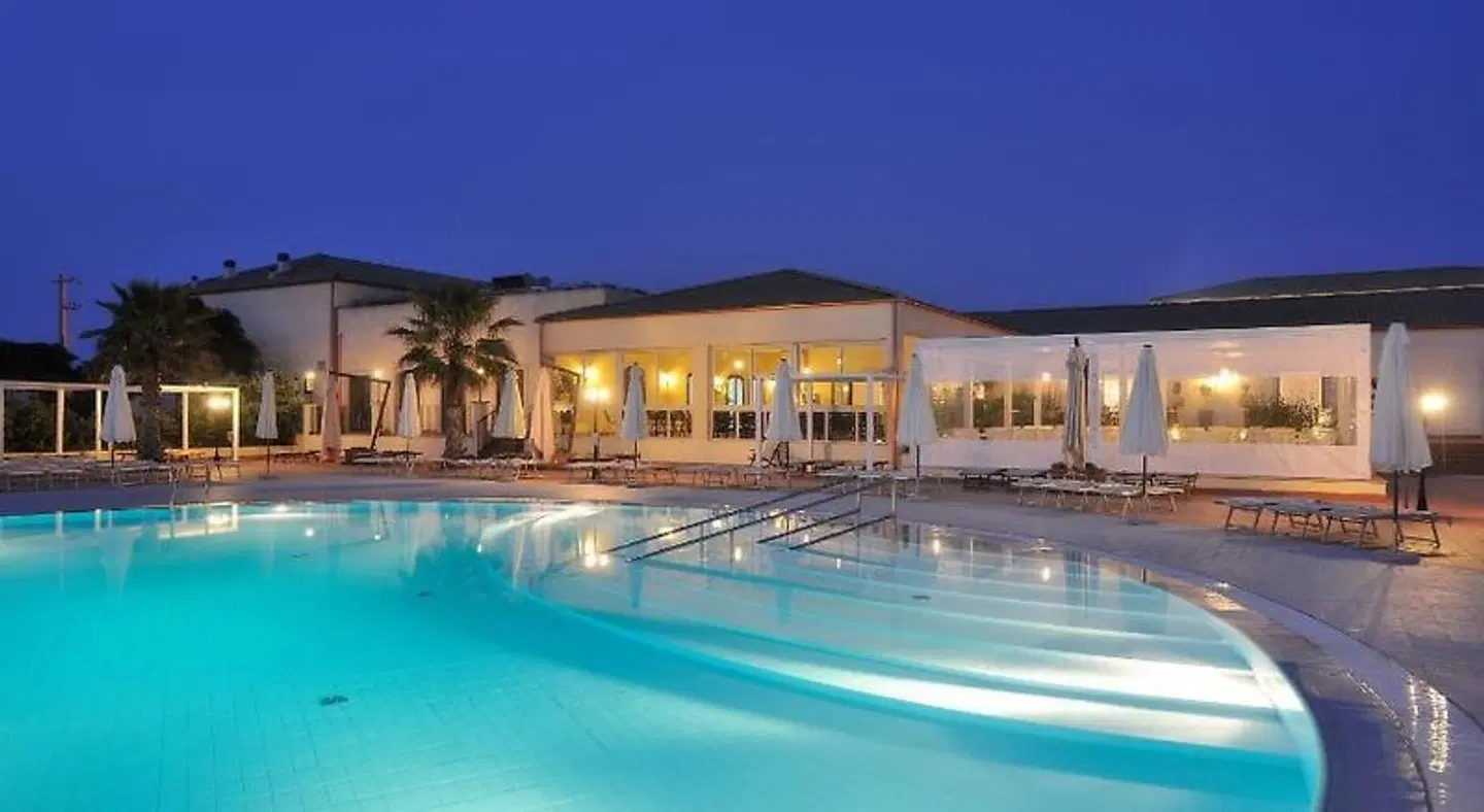 Sikania Resort & Spa OUTDOOR_POOL