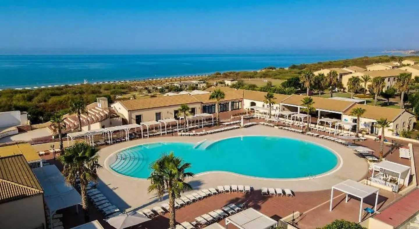 Sikania Resort & Spa OUTDOOR_POOL