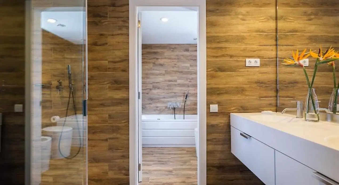 Room Mate Pau Badezimmer