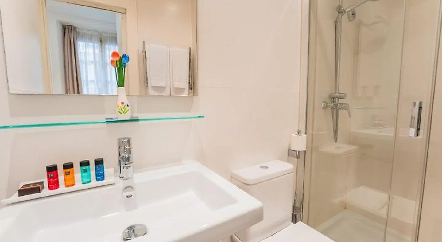 Debambu Larios Badezimmer