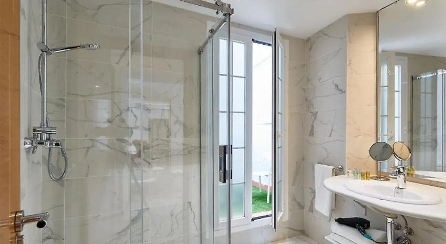 Lodgingmalaga Plaza Constitucion Badezimmer