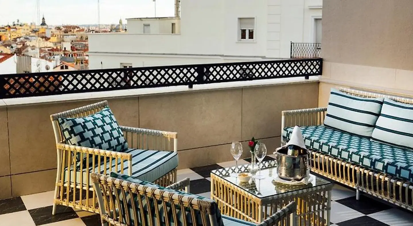 The First One Preciados Terrasse