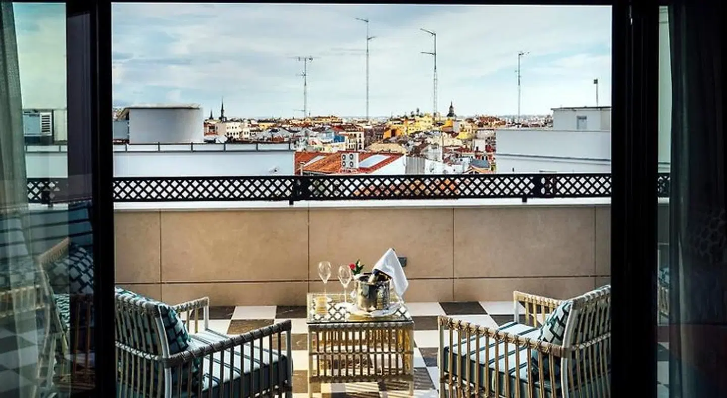 The First One Preciados Terrasse