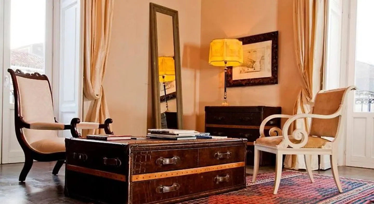 Asmundo di Gisira ROOM_EXAMPLE