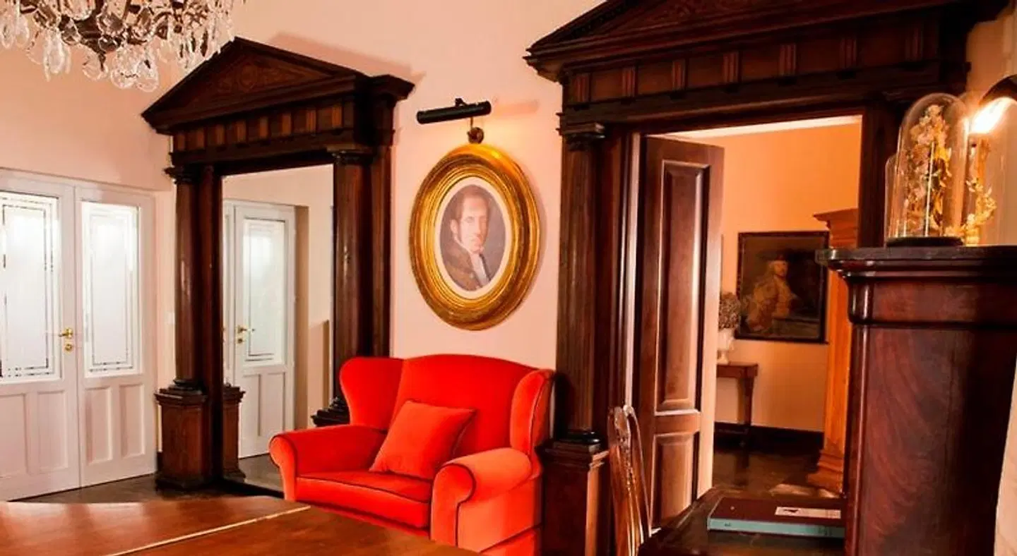 Asmundo di Gisira ROOM_EXAMPLE
