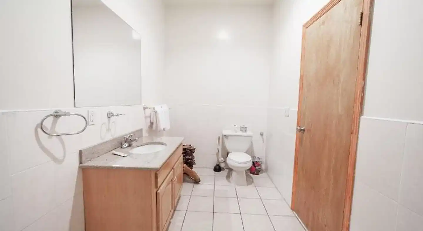 U.S. Pacific Hotel Badezimmer