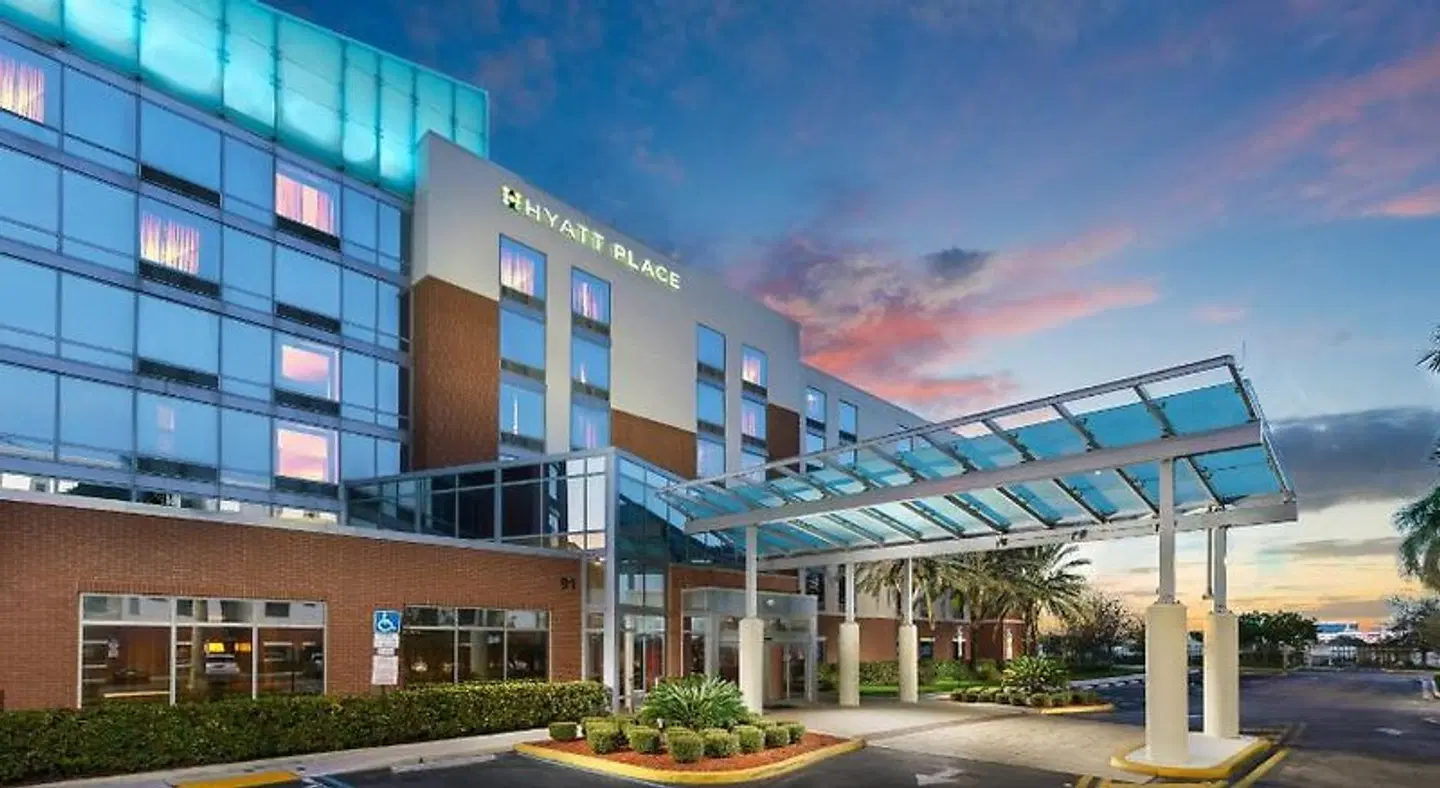 Hyatt Place Fort Lauderdale Airport  & Cruise Port EXTERIOR
