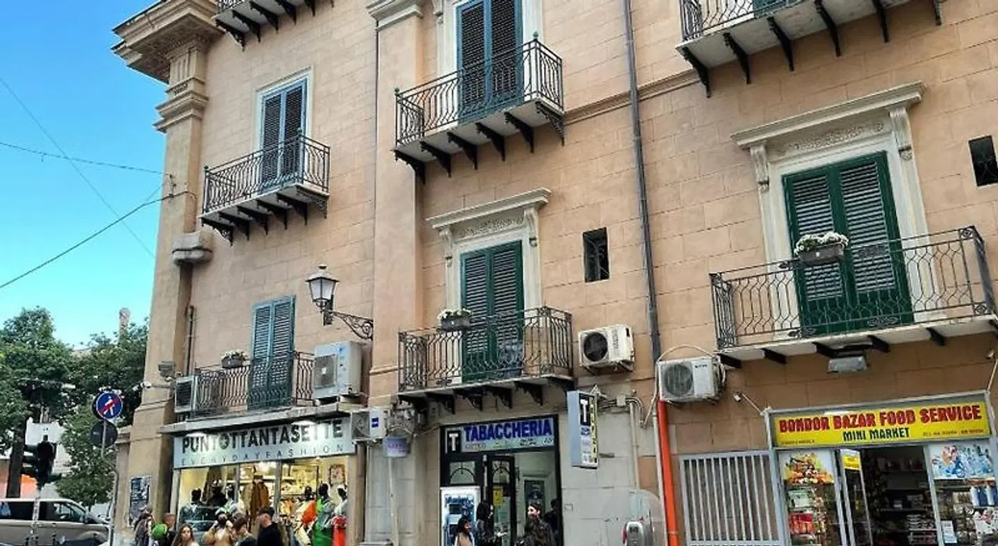Vittoria EXTERIOR
