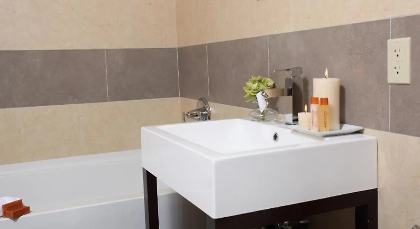 Pointe Plaza Hotel Badezimmer