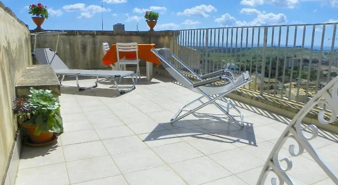 Cloris Guest House Terrasse