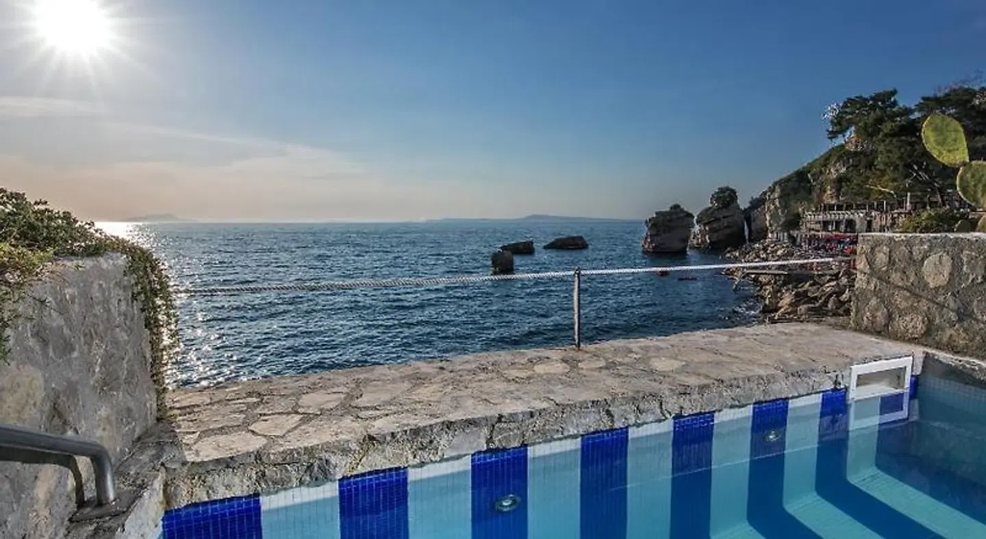 Hotel & Resort Capo La Gala OUTDOOR_POOL