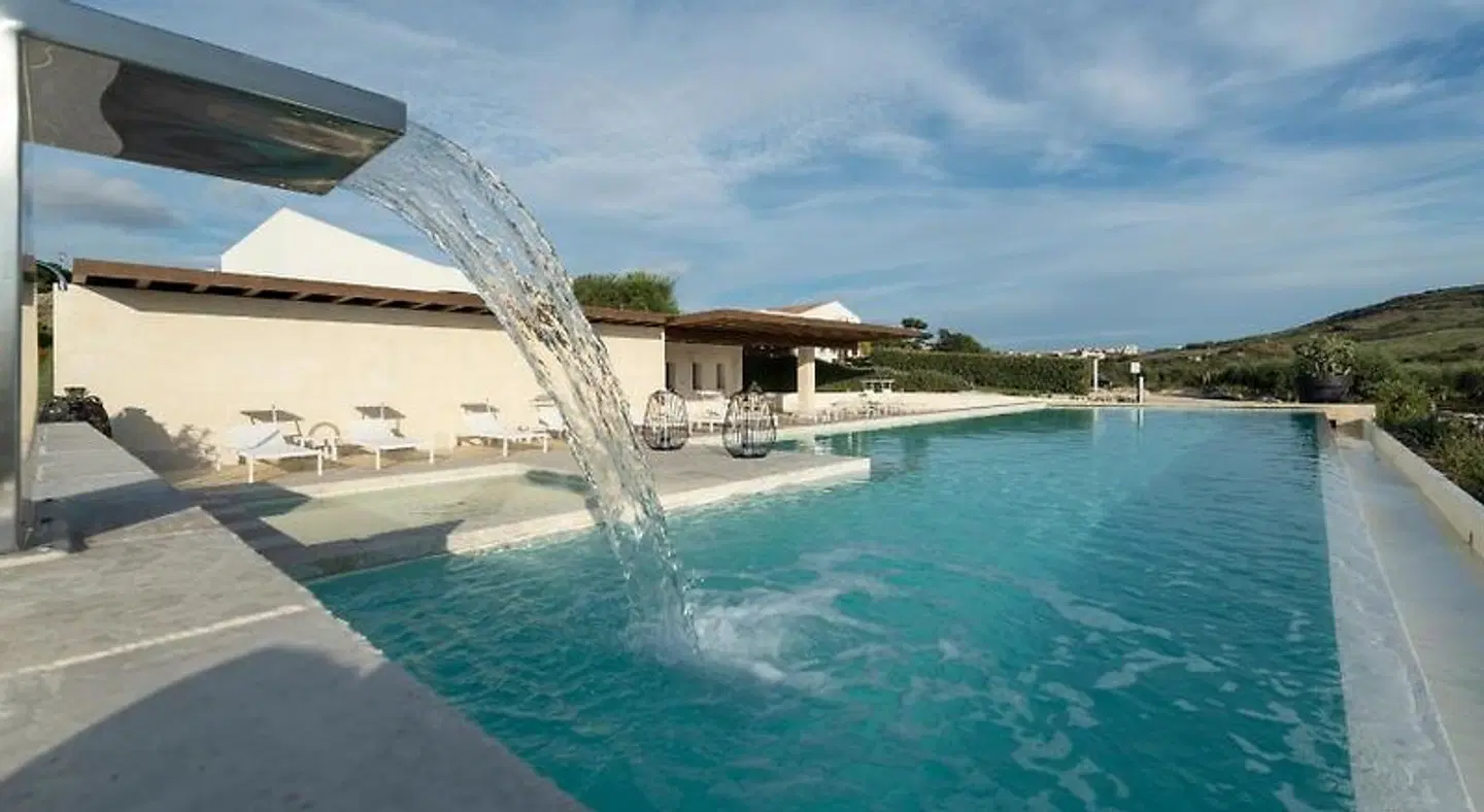 Borgo Giallonardo OUTDOOR_POOL