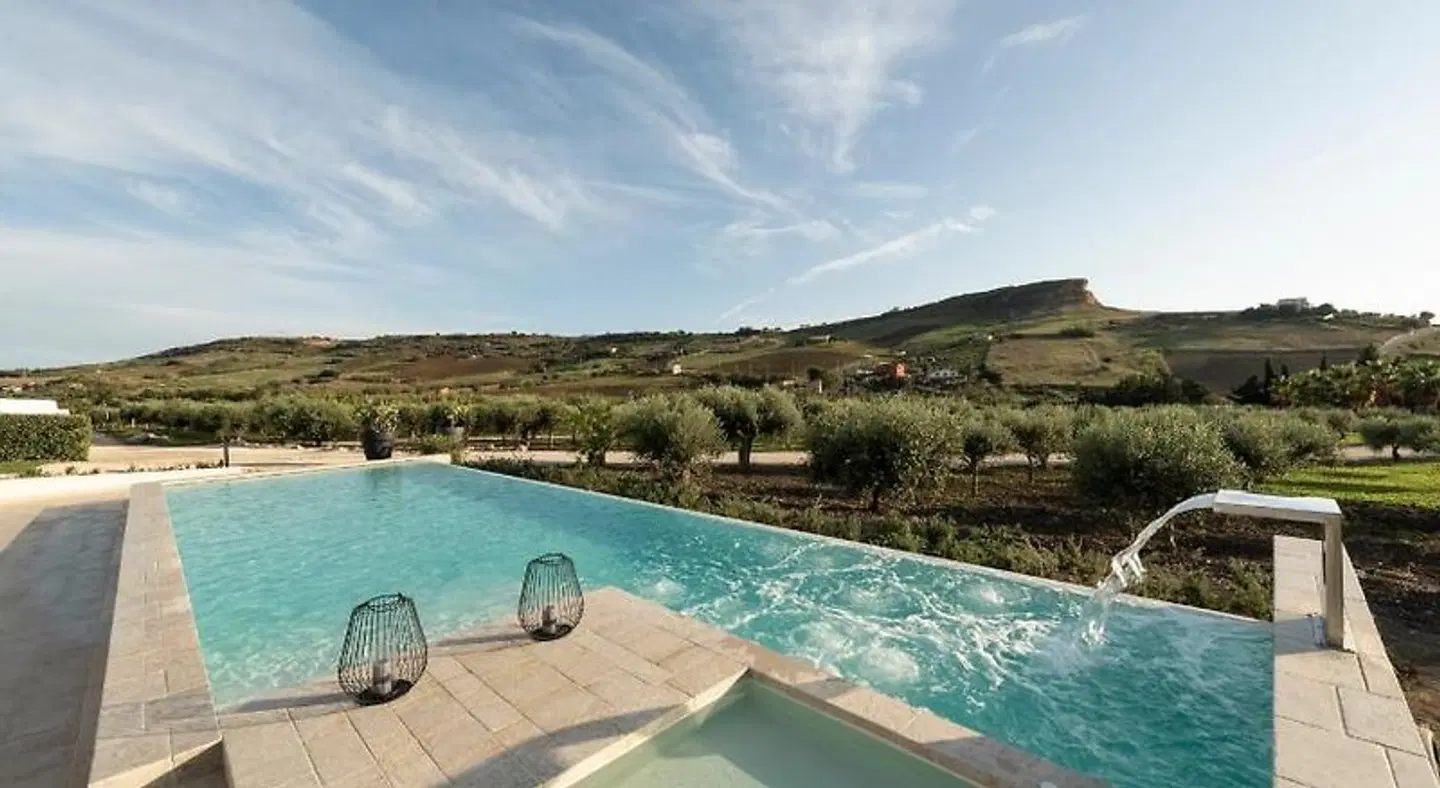 Borgo Giallonardo OUTDOOR_POOL