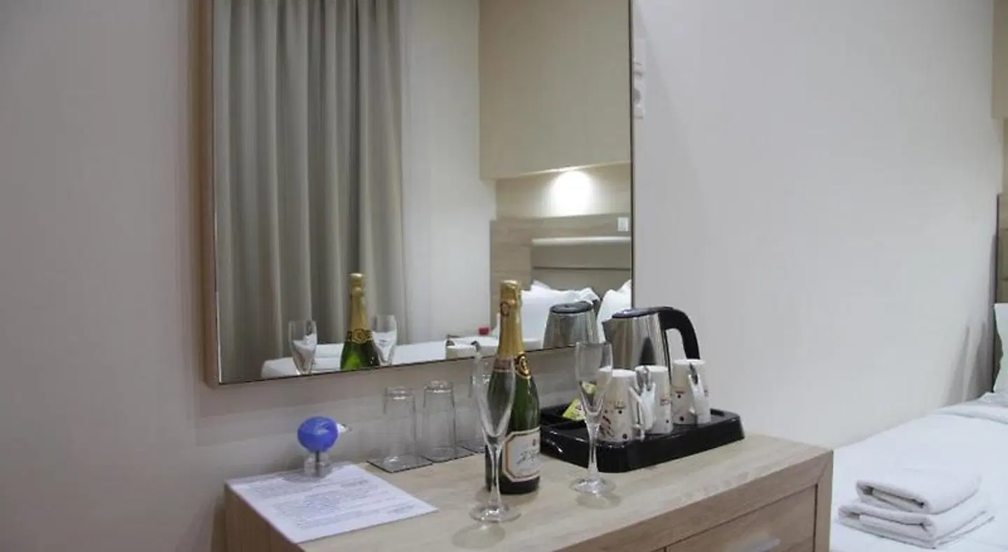 Elikon ROOM_EXAMPLE