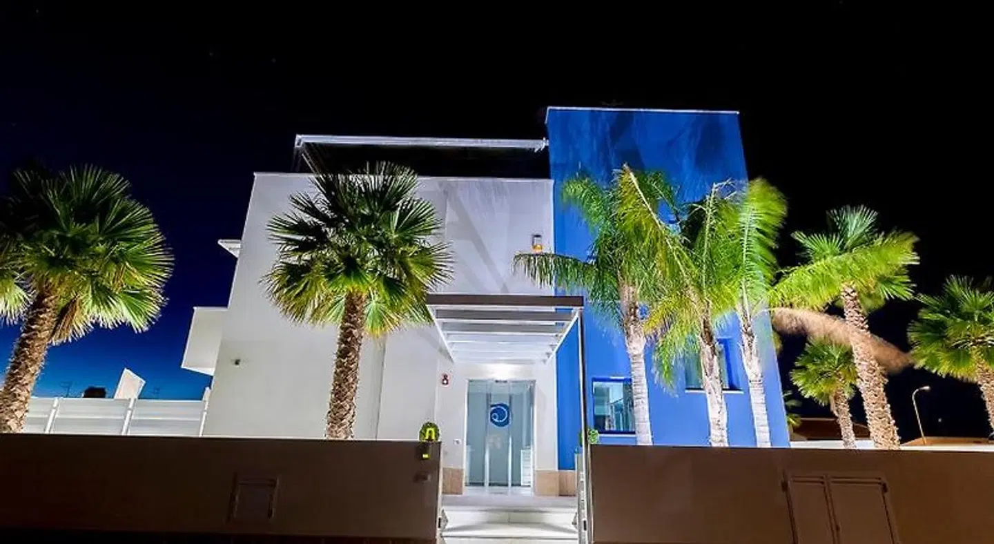 Hotel Sundeck EXTERIOR