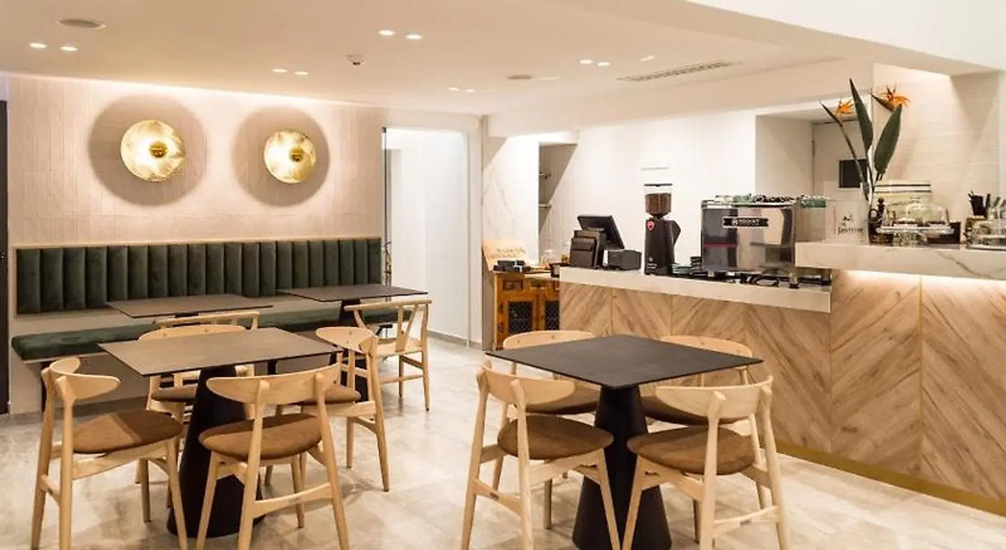 Alexia Hotel Apartments Bar