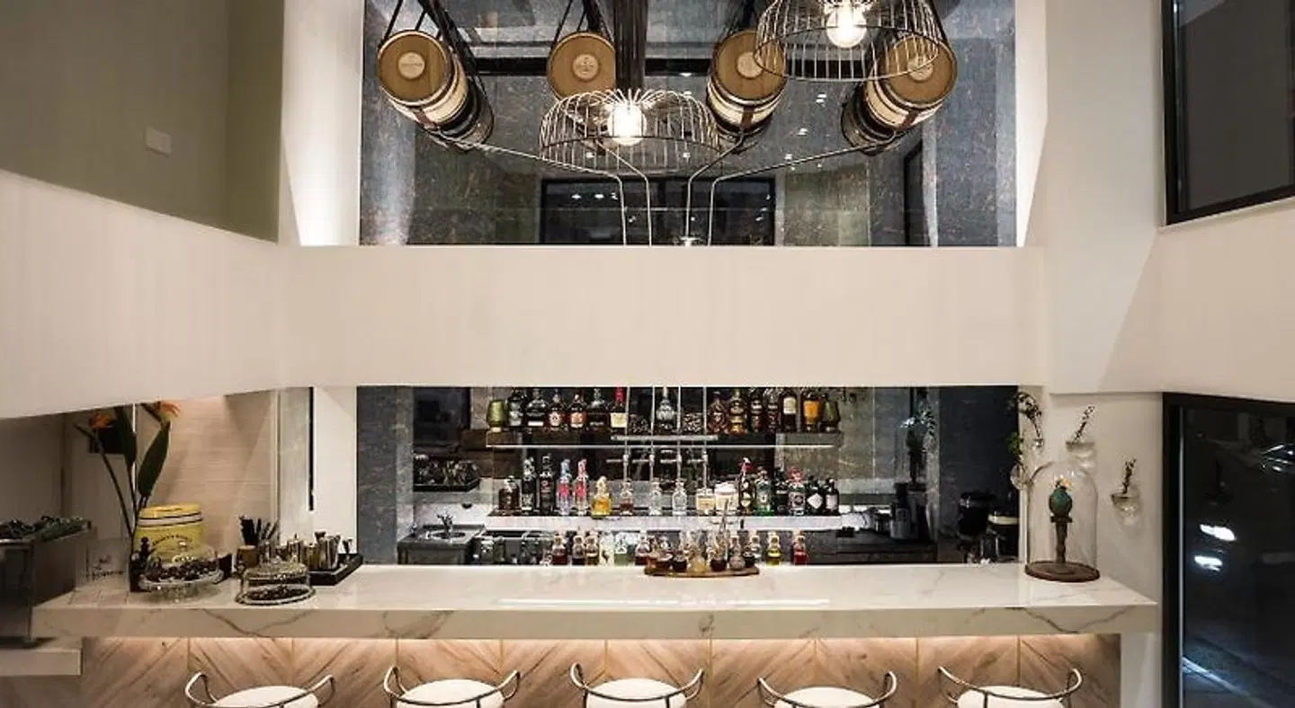 Alexia Hotel Apartments Bar