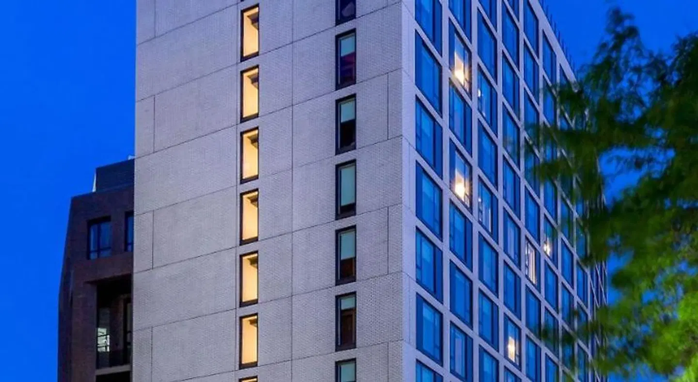 Cambria Hotel Boston Downtown EXTERIOR