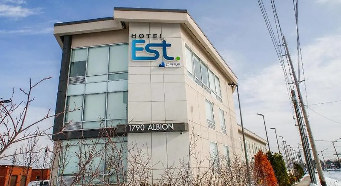EST Hotel EXTERIOR