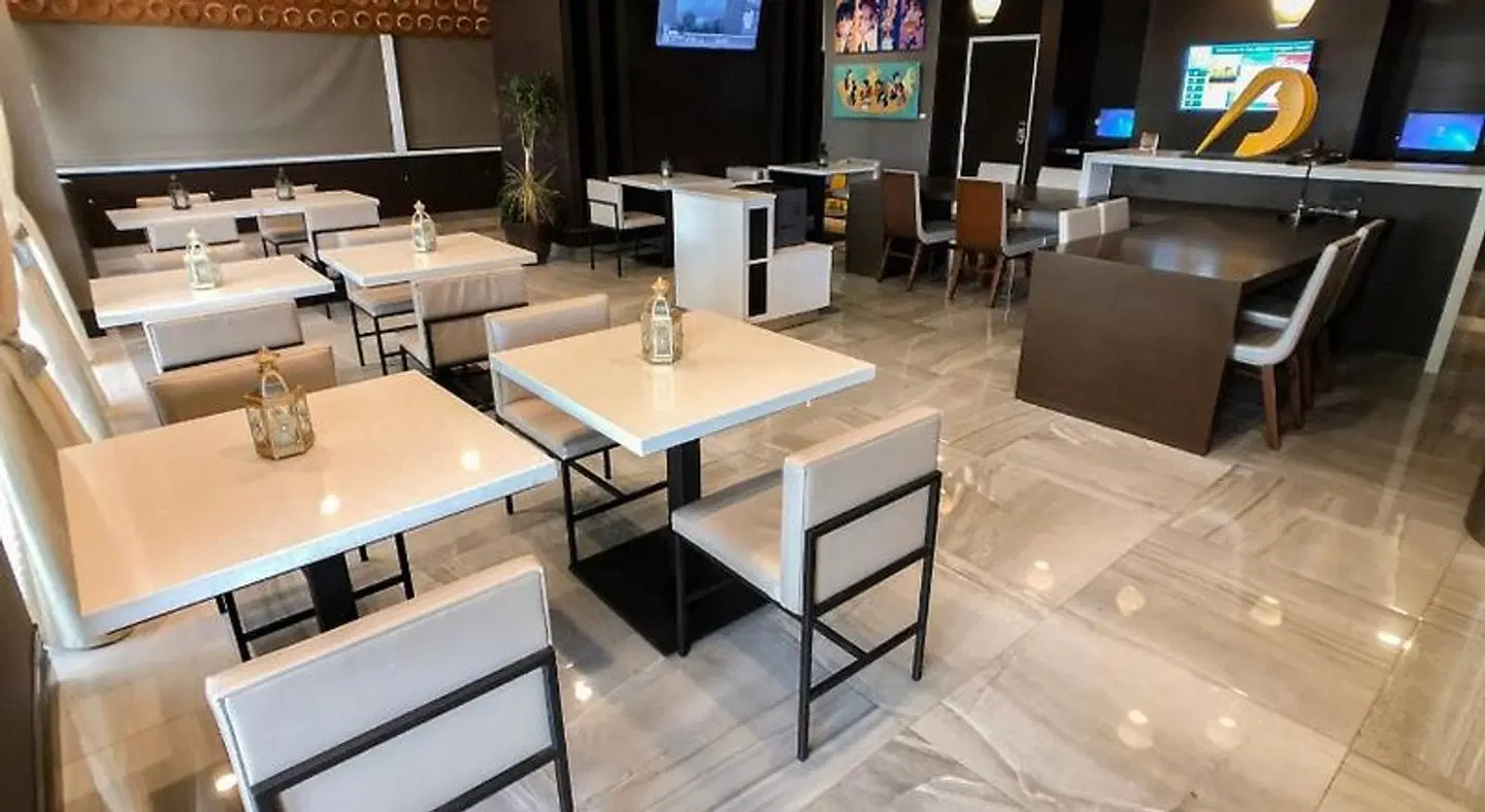 Wingate by Wyndham Miami Airport Bar
