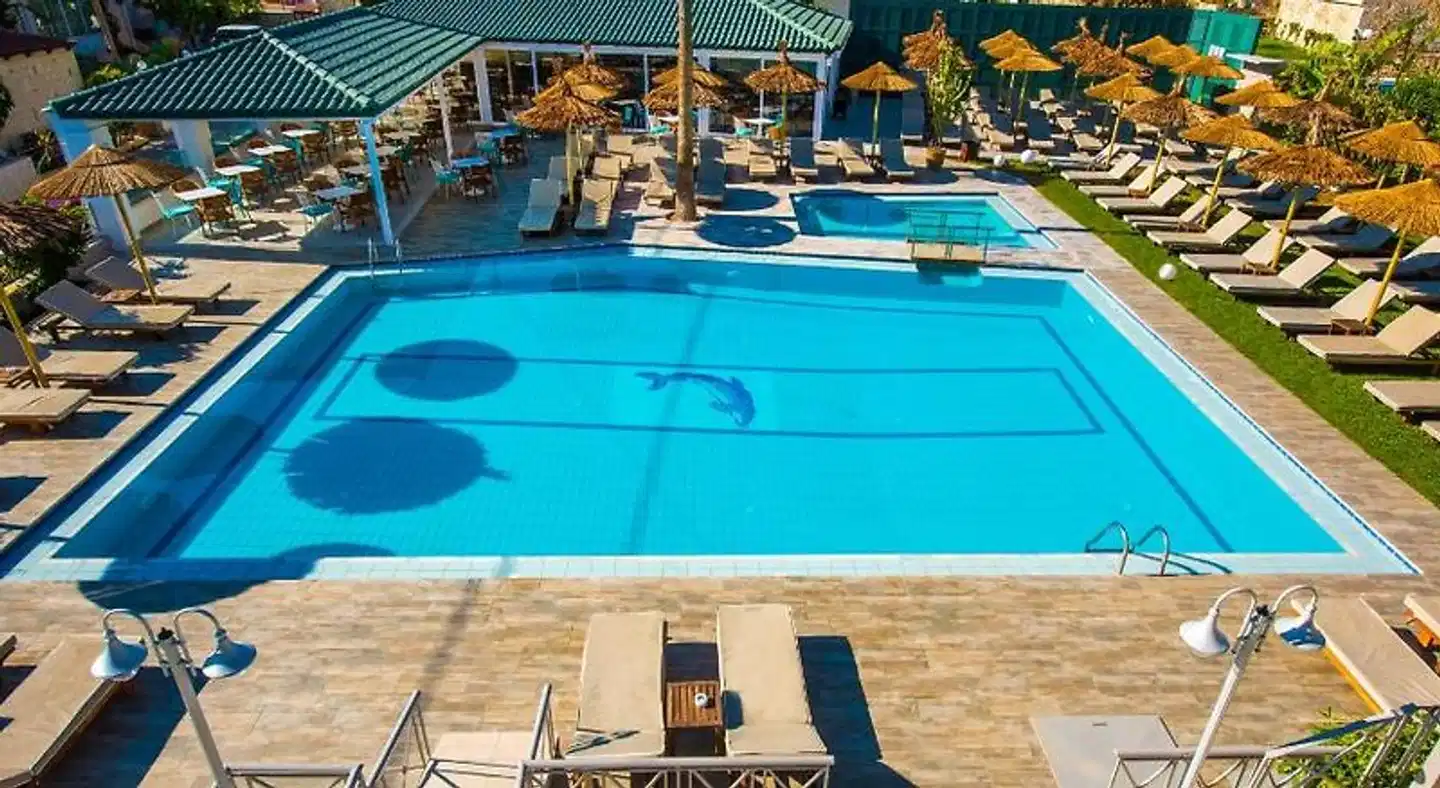 Solimar Turquoise Pool
