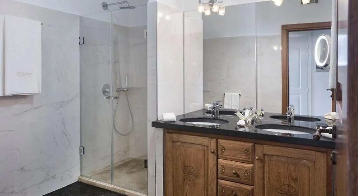 La Rocca Resort & Spa Badezimmer