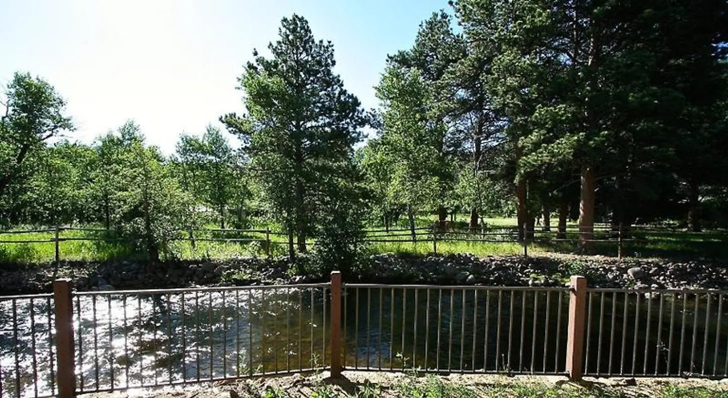 The Landing at Estes Park - Riverside Retreat LANDSCAPE
