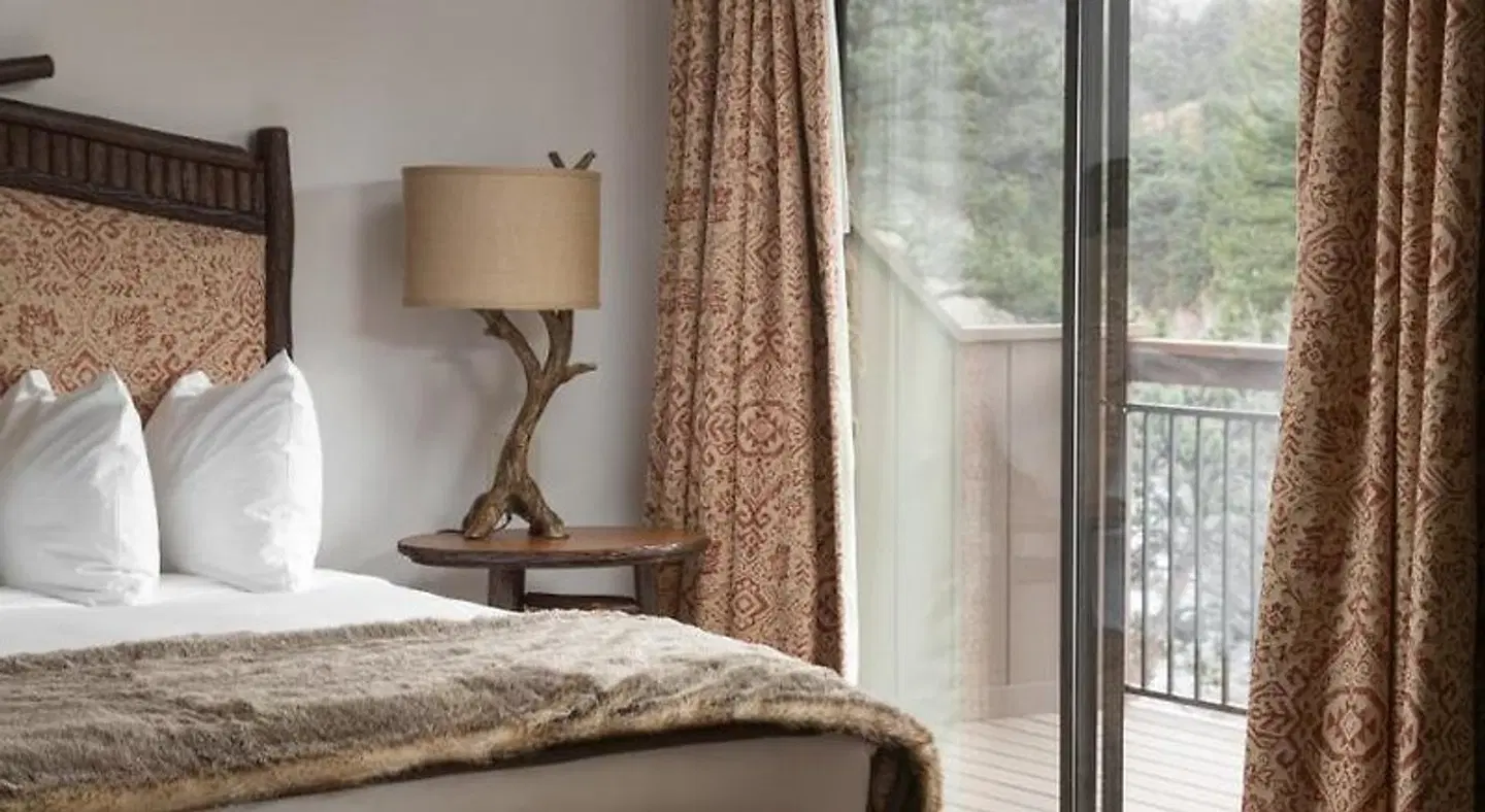 The Landing at Estes Park - Riverside Retreat ROOM_EXAMPLE