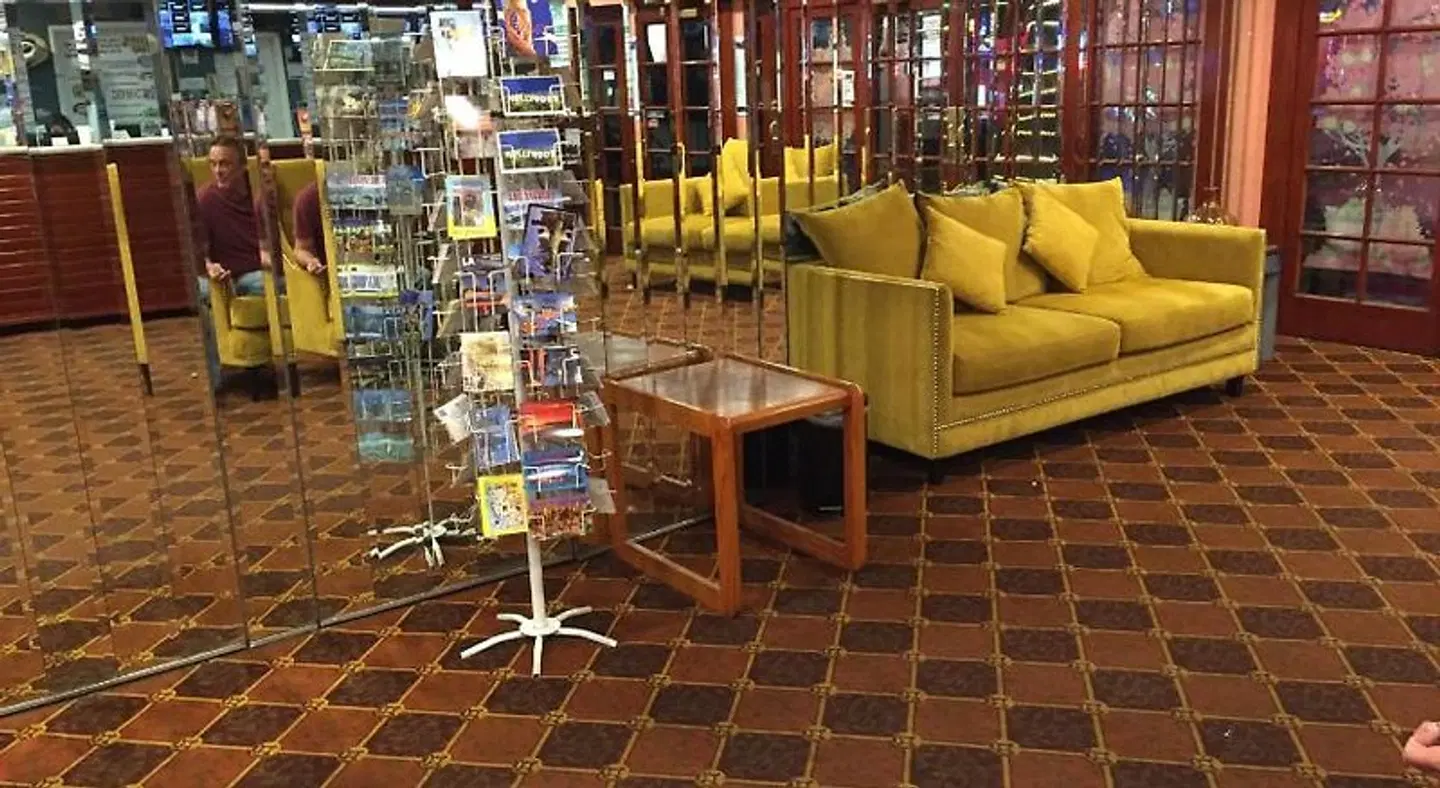 Tradewinds Hotel LAX Airport LOUNGE_LOBBY