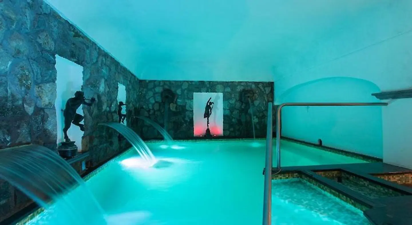 Hotel Residence La Rosa Hallenbad