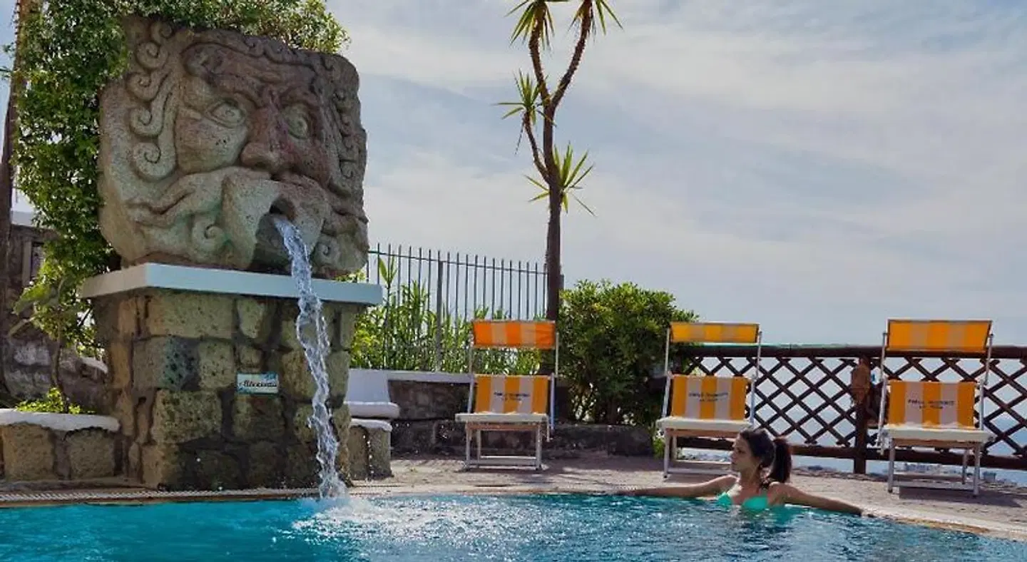 Hotel Residence La Rosa OUTDOOR_POOL