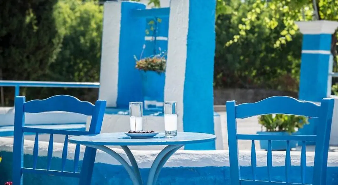 Yiannis Yard Studios & Apartments Restaurant