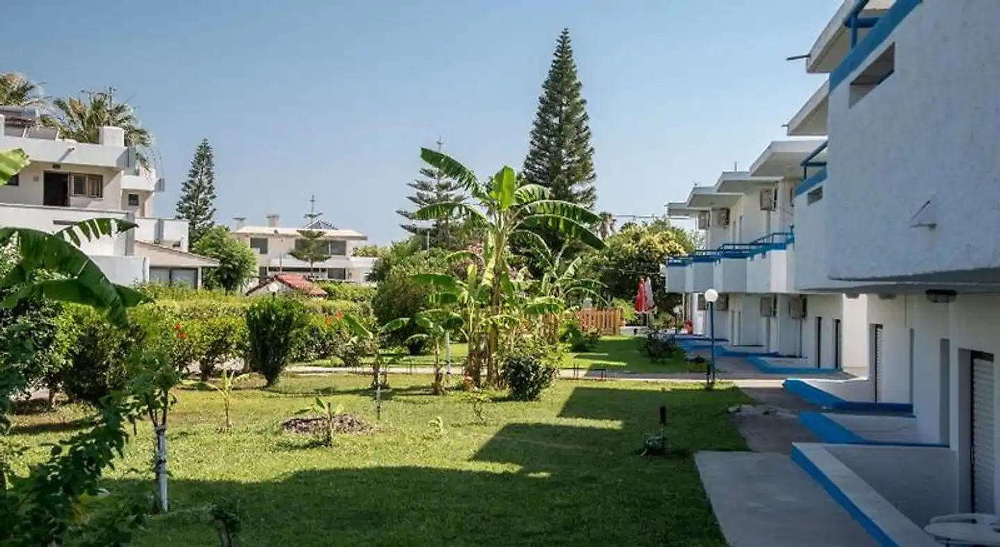 Yiannis Yard Studios & Apartments Garten