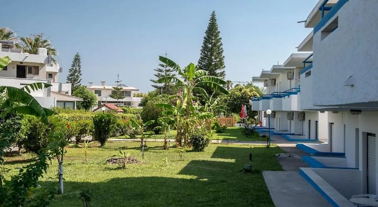 Yiannis Yard Studios & Apartments Garten