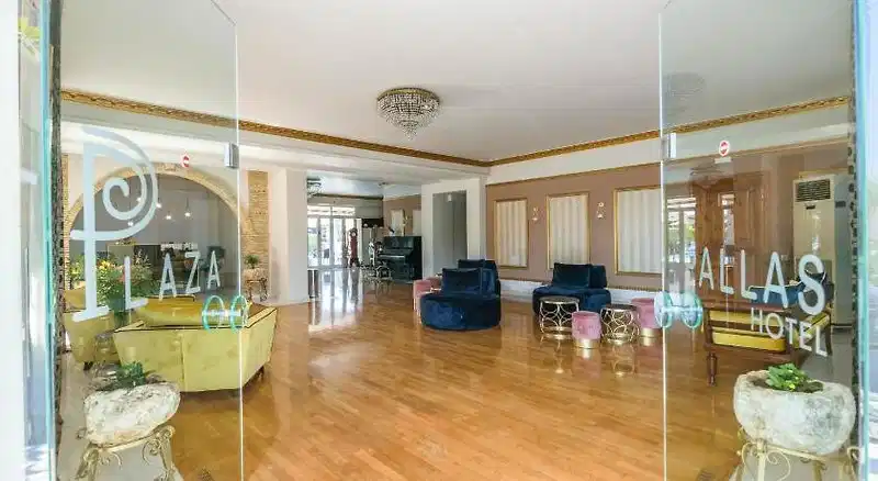 Plaza Pallas – Hotelfoto
