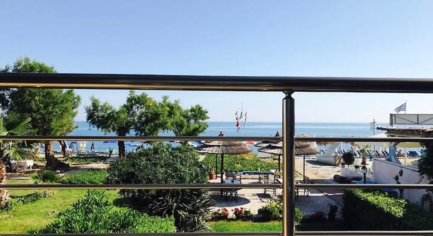 Katerina Seaside Studios Terrasse