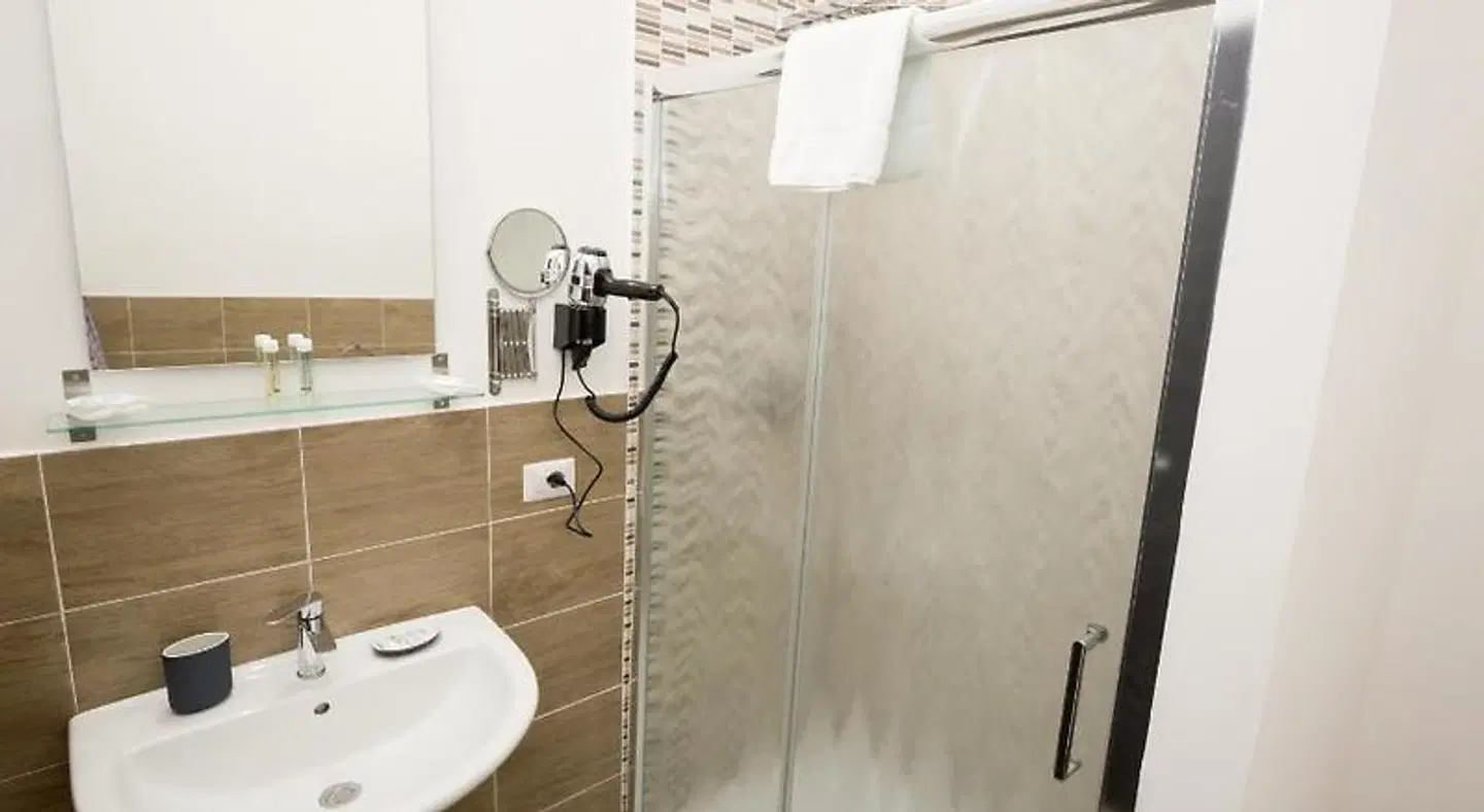 Etna Suite Rooms Badezimmer