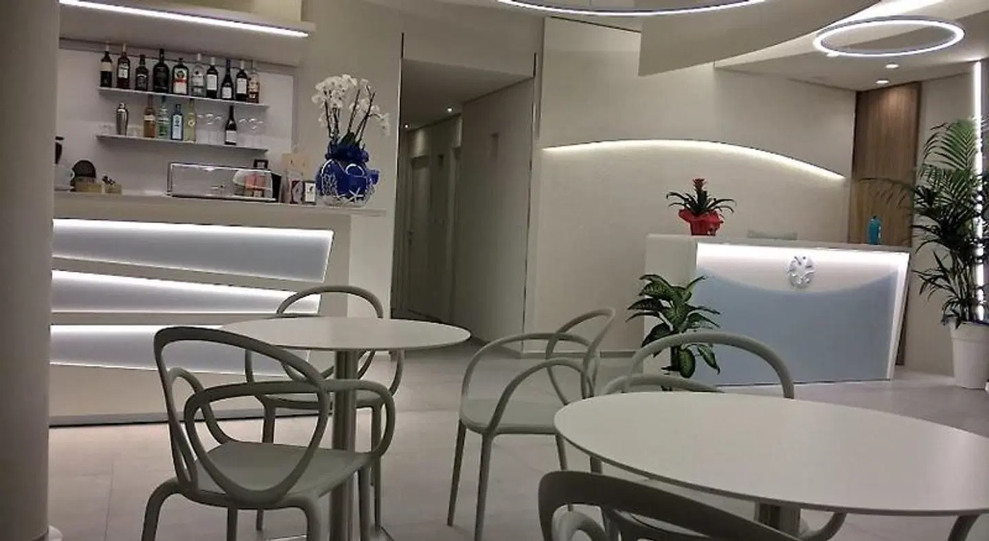 Hermes Bar