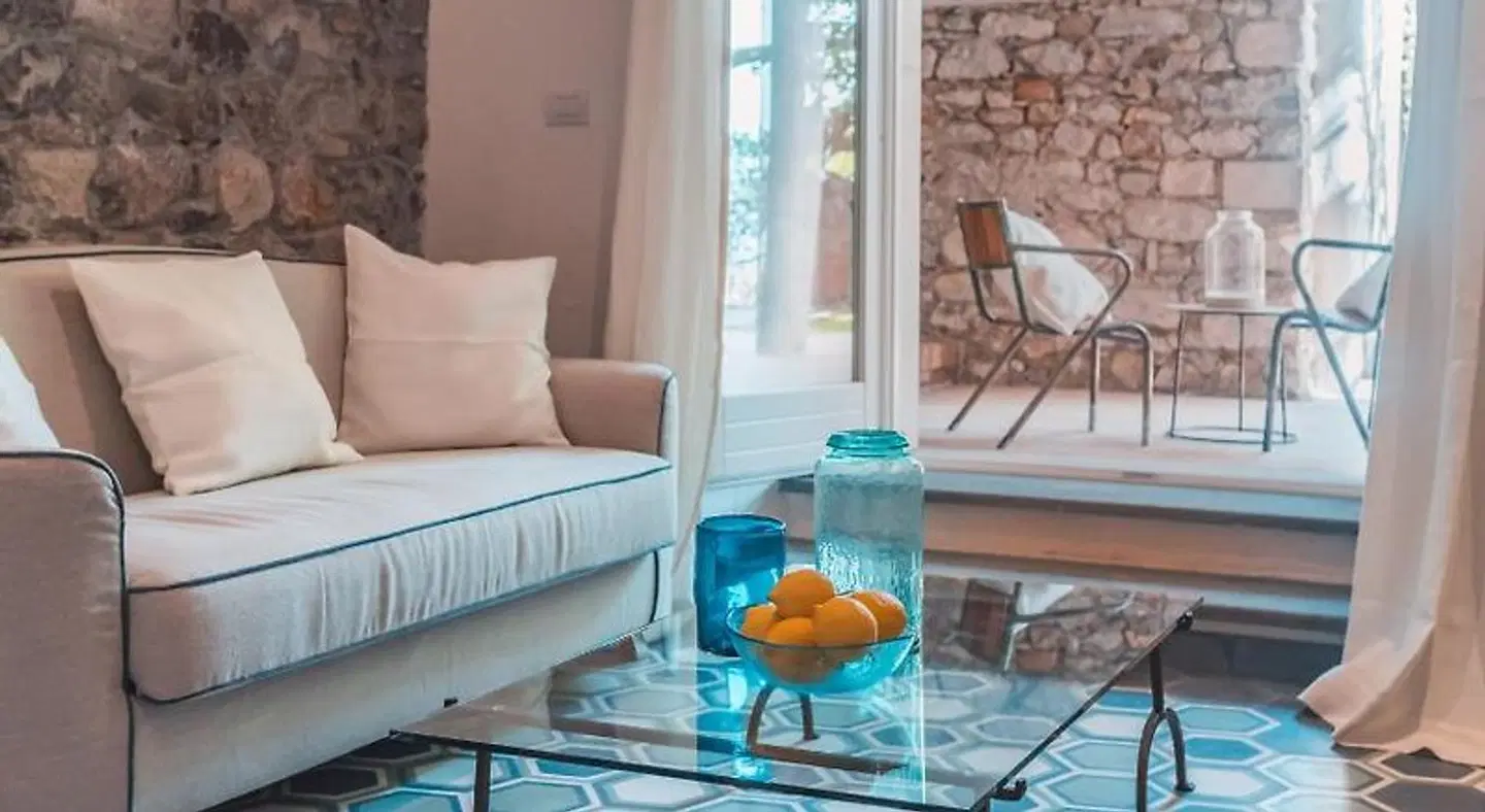 Medousa Bistrot & Suites ROOM_EXAMPLE