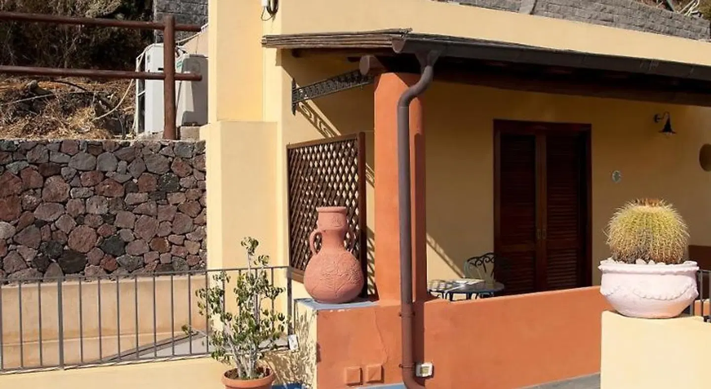 A Pinnata EXTERIOR