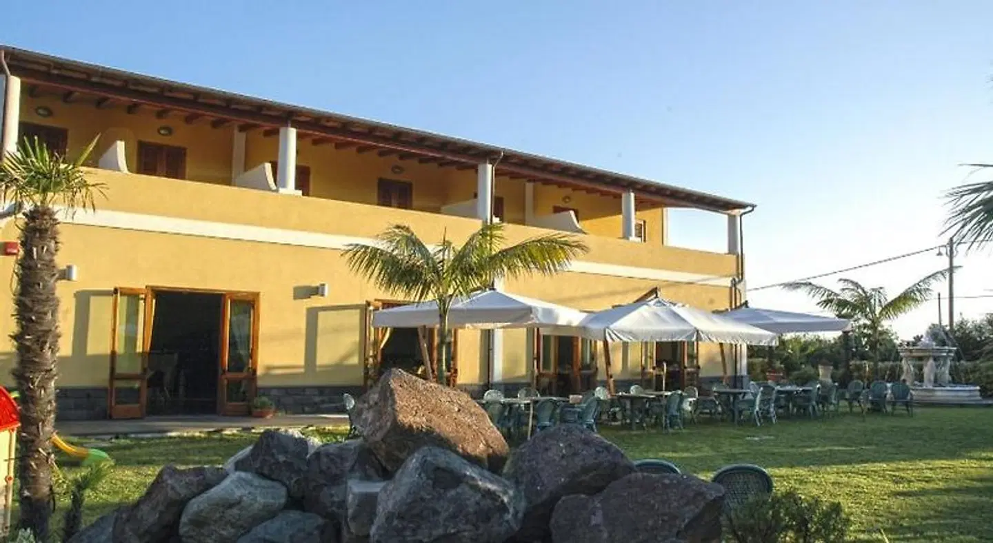 Eolian Residence EXTERIOR