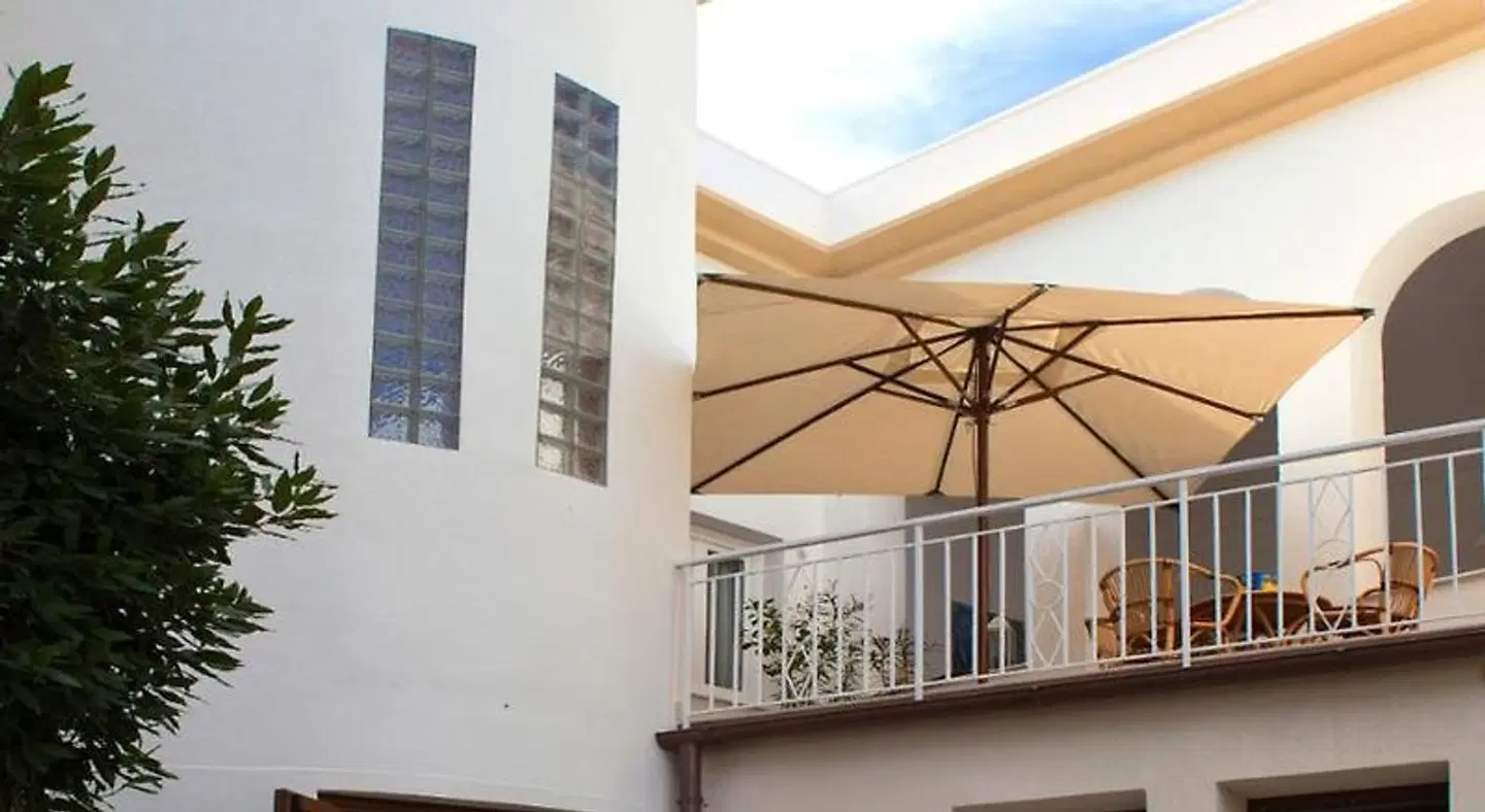 Aegusa Hotel EXTERIOR