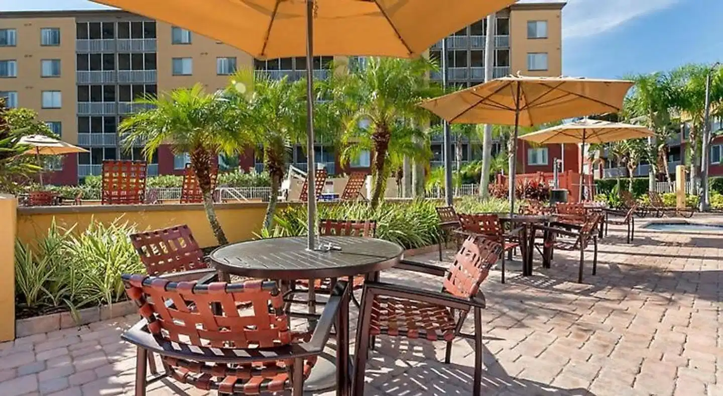 Orlandos Sunshine Resort Terrasse