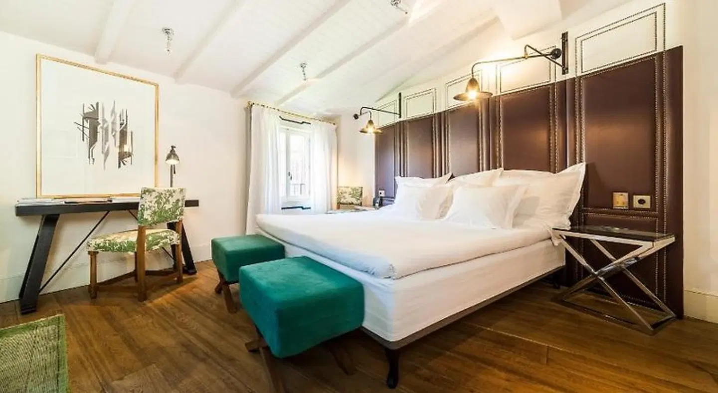 Cort ROOM_EXAMPLE